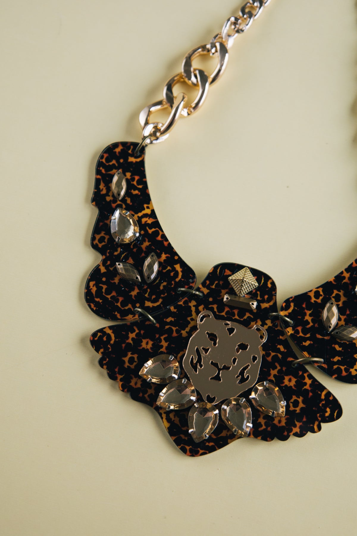 Collar Garnier