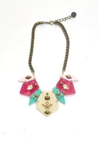 Collar Bastilla Fucsia