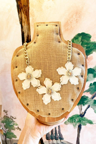 Collar Aruba Beige centro Dorado